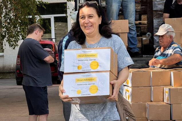 Жителям прифронтового Краматорска передали помощь от Фонда Рината Ахметова