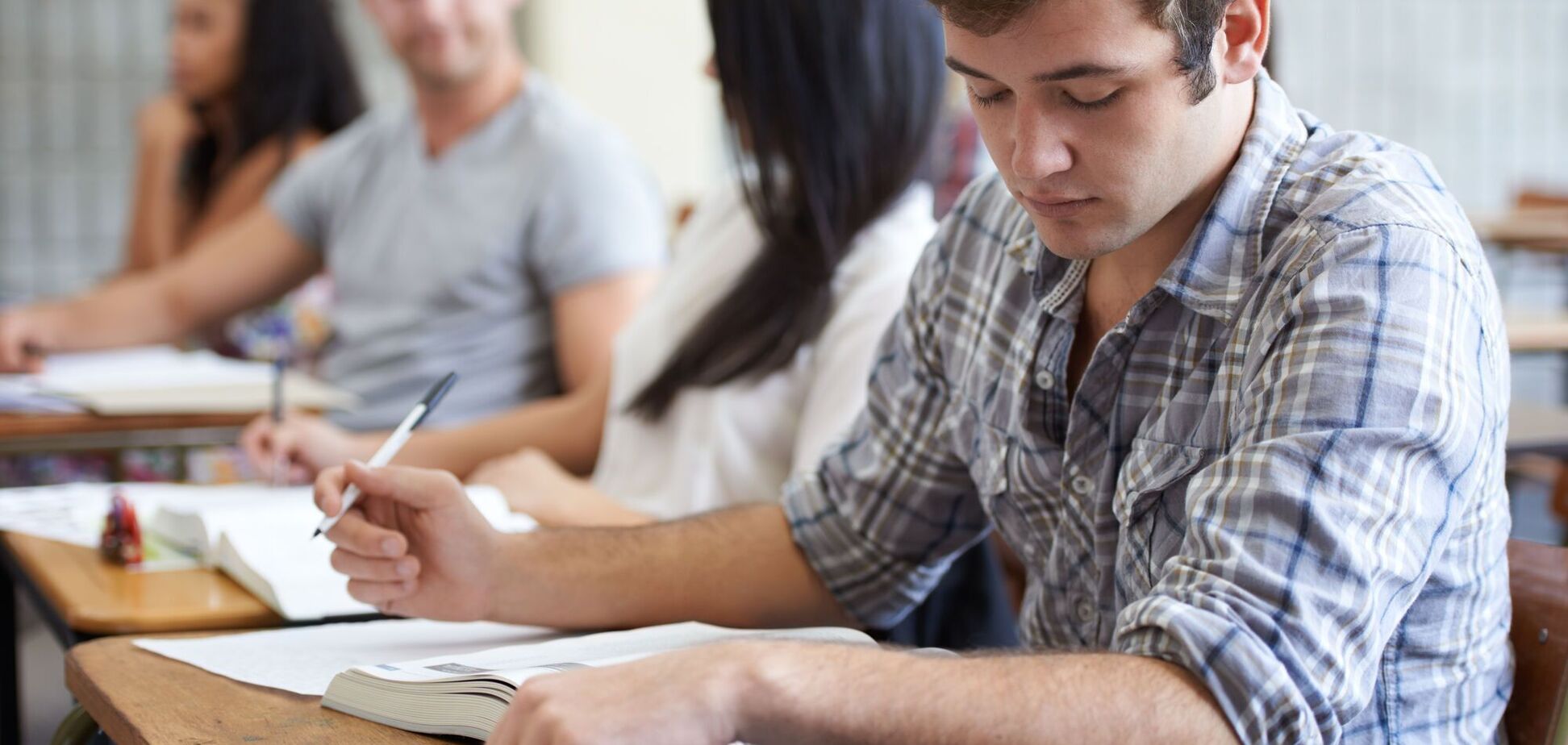 Коли повістку можуть вручити студенту: пояснення