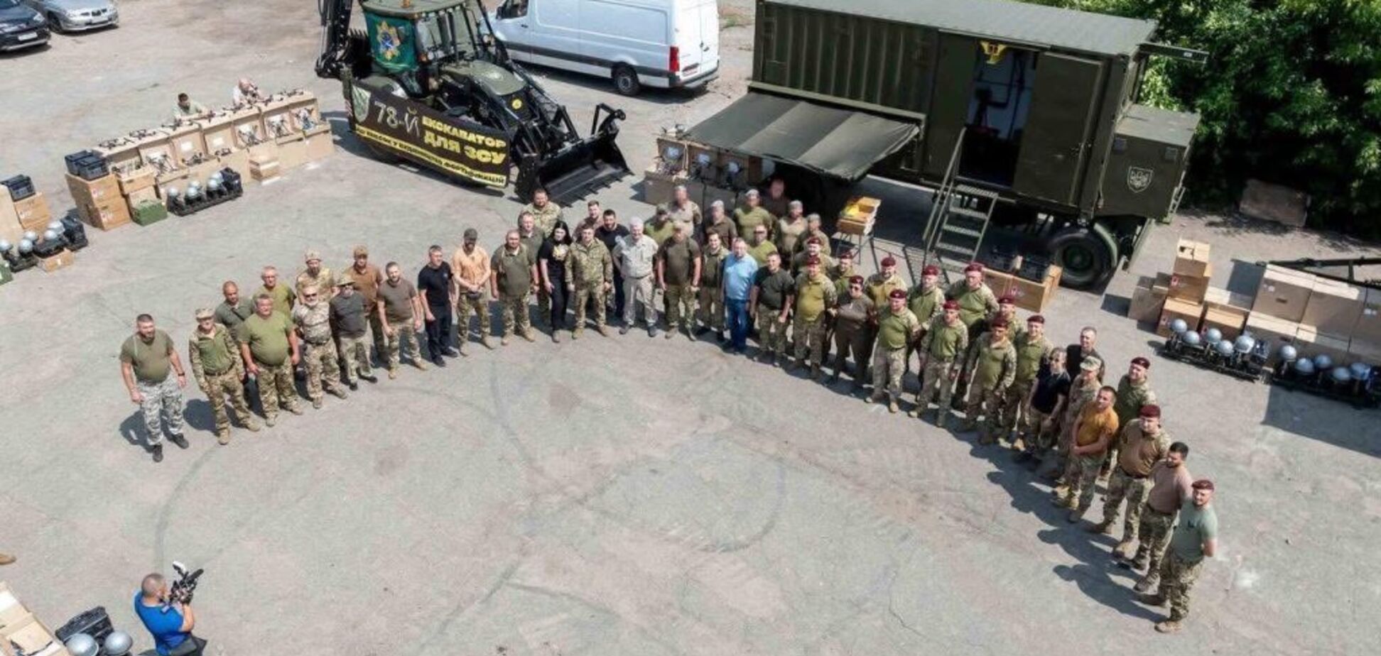 'Війна – це такі рідні імена': Порошенко розповів про емоційні зустрічі на фронті