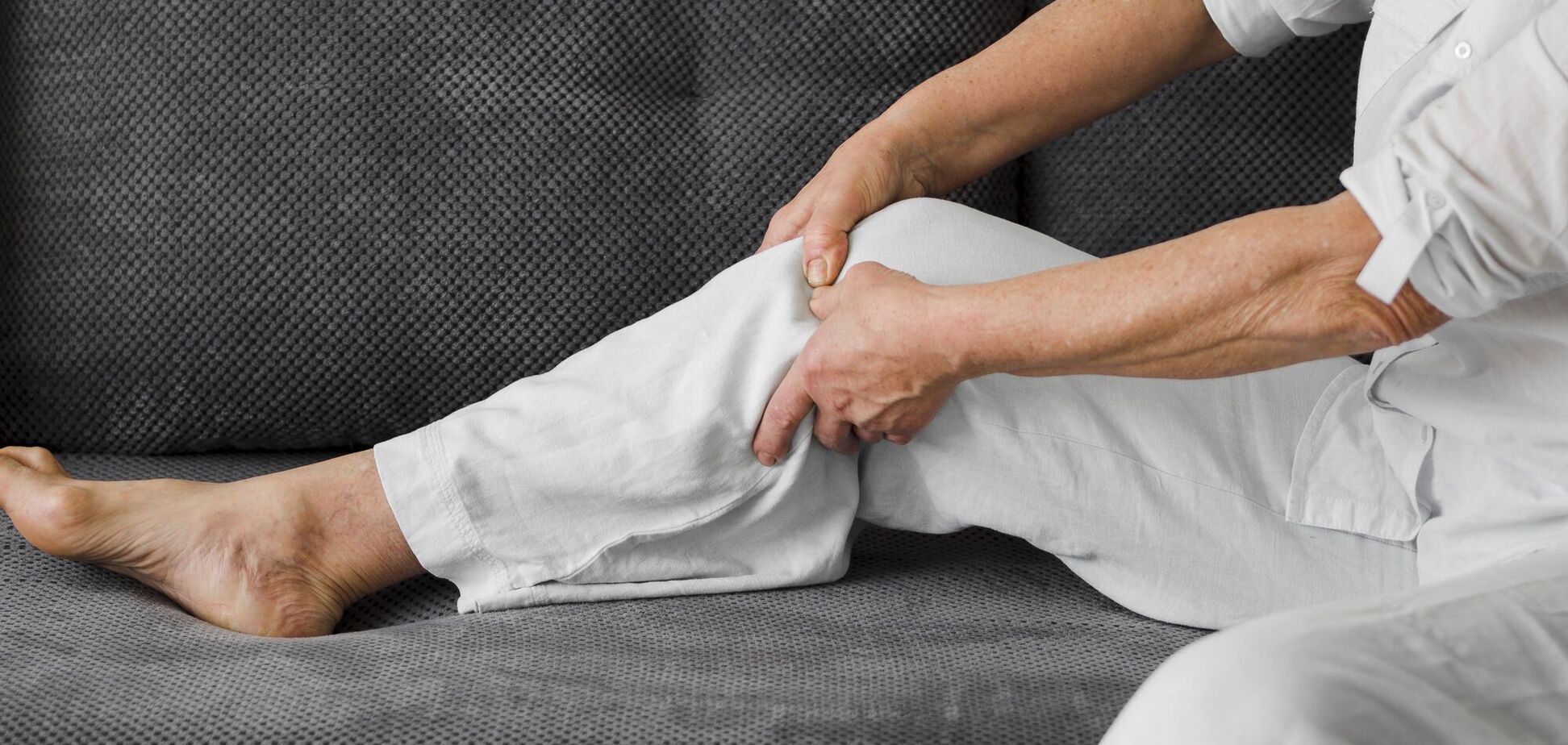 Синдром беспокойных ног: что советует делать врач, чтобы спать спокойно