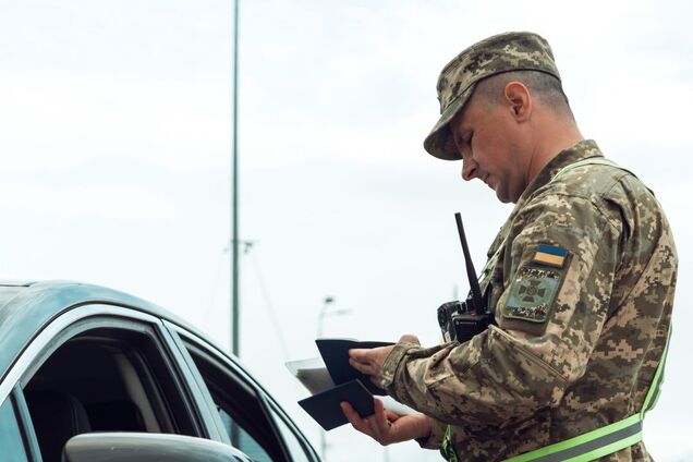Паралізований рух на кордоні через хасидів