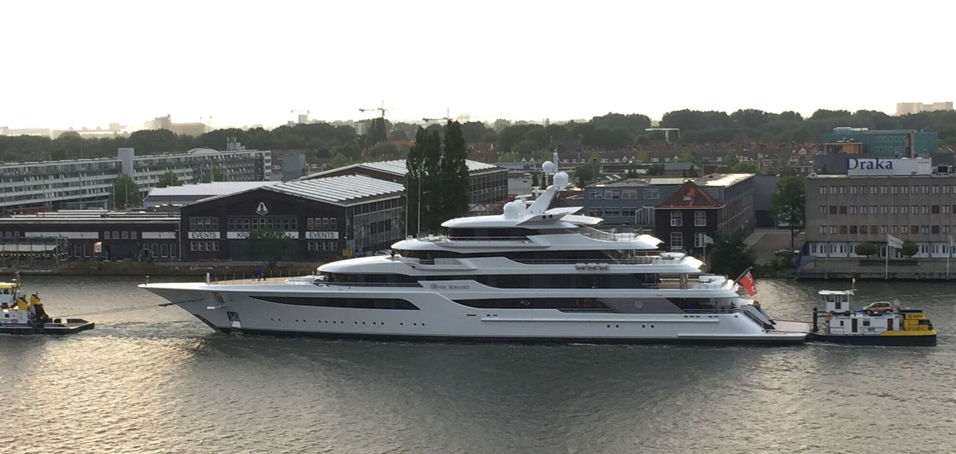 Шикарну яхту Медведчука відправили на плановий ремонт: подробиці