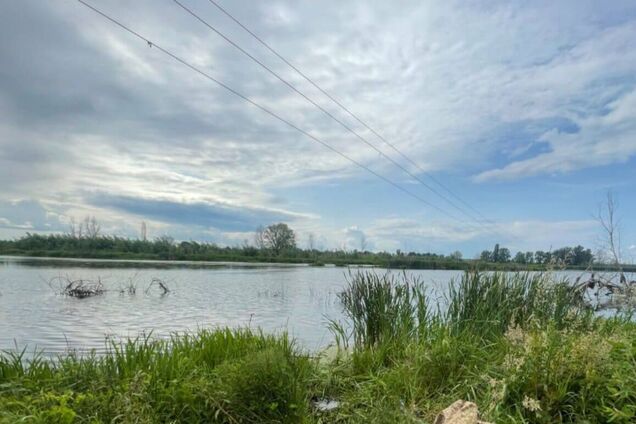 На Київщині рибалка загинув від ураження електричним струмом. Подробиці трагедії та фото