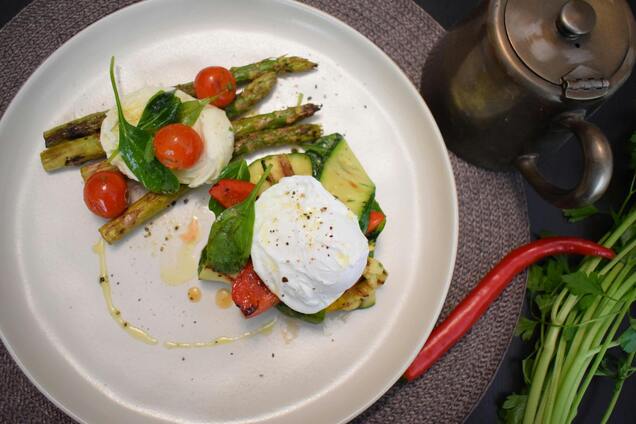 Как приготовить идеальные яйца пашот за 3 минуты: совет от кулинарки, которая имеет звезду Мишлен