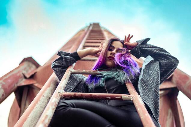 Для мінімалістів: три літніх деталі, які зроблять образ трендовим