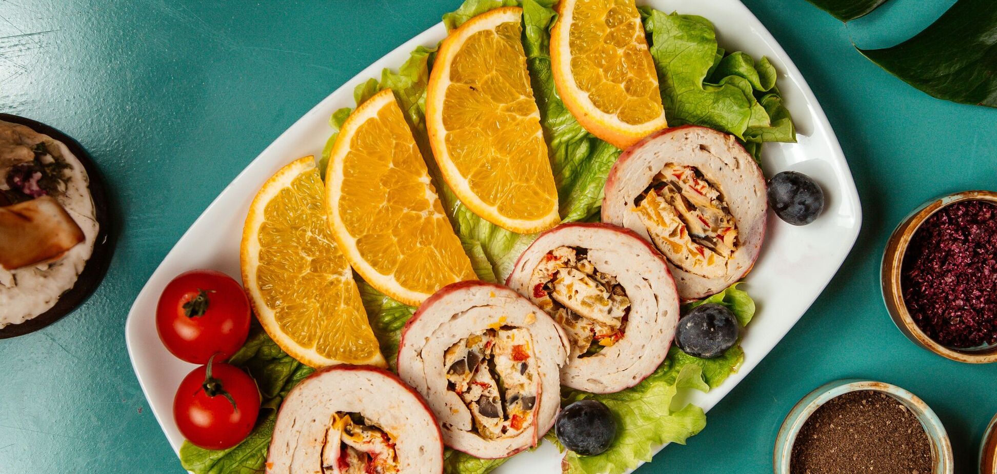 Куриное филе будет очень нежным и сочным: рецепт вкусных рулетиков из мяса на обед