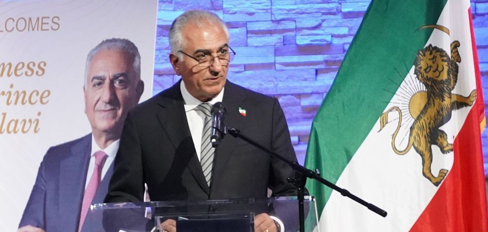 'Ісламська Республіка добігає кінця': син поваленого монарха Ірану закликав до 'тотального повстання'