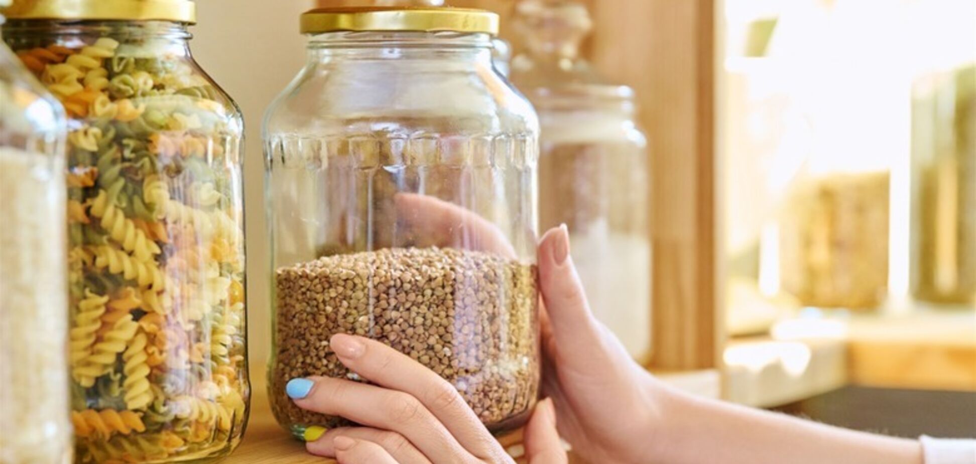Де не можна зберігати рис та гречку влітку: крупи швидко зіпсуються