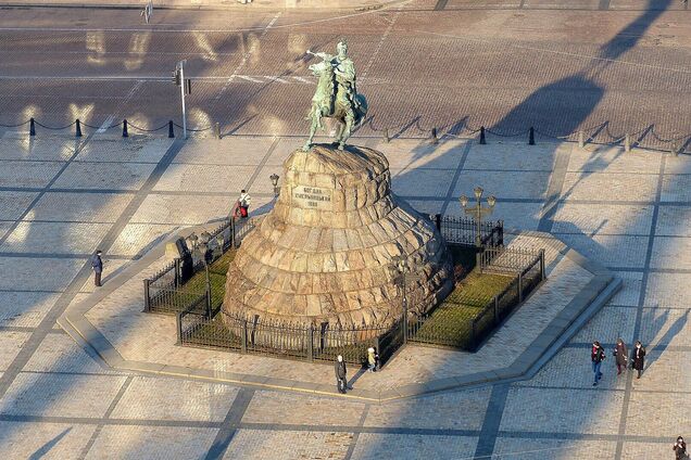 Один із символів міста: як відкривали найвідоміший пам’ятник Києва у 1888 році. Унікальне фото