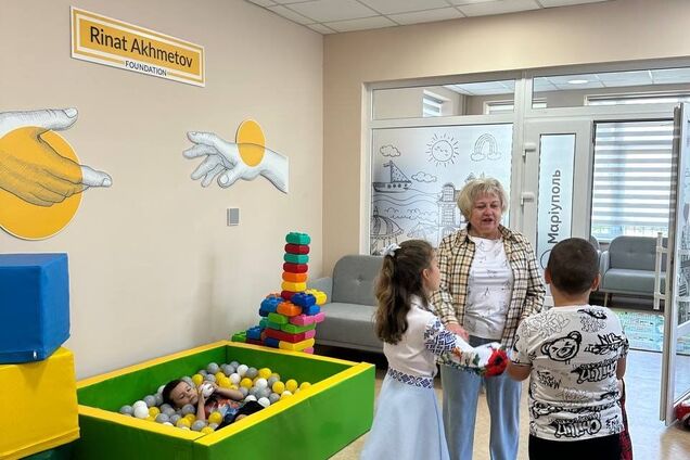 У Дніпрі маріупольці отримали ключі від соціального житла, облаштованого Фондом Ріната Ахметова