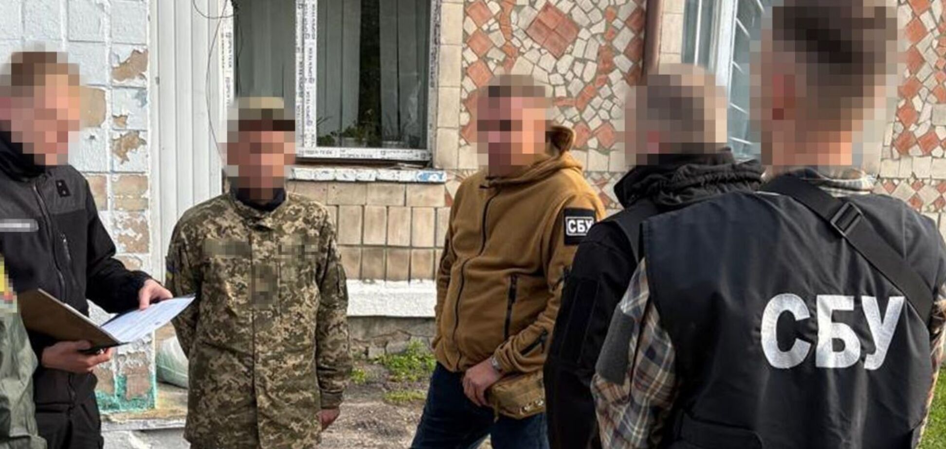 СБУ і ДБР викрили 'крота' серед військових, який наводив російські удари по Силах оборони. Фото