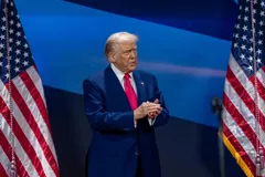 'Ормузский пролив станет открытым для всех': Трамп назвал дату подписания мирного соглашения с Ираном