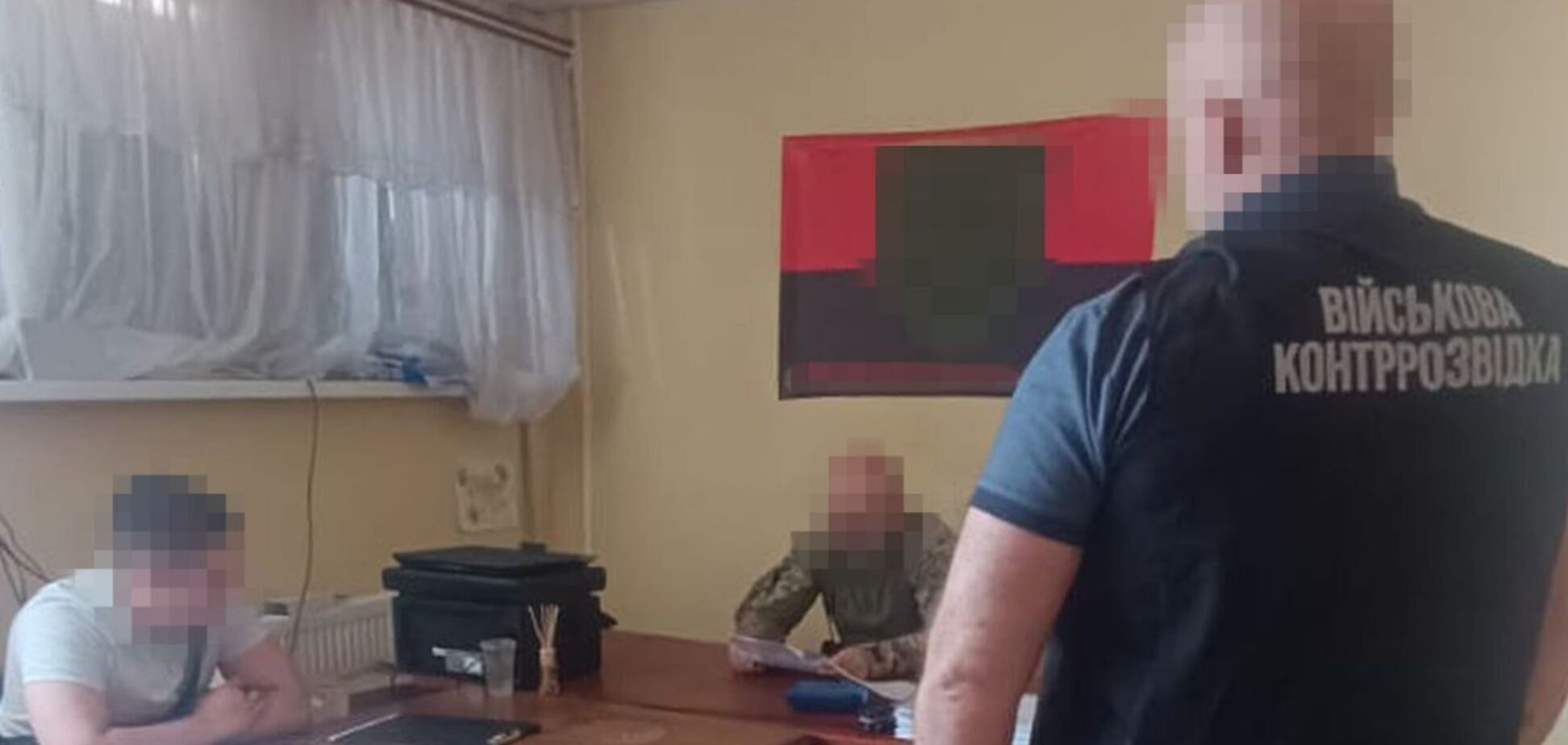 СБУ та Нацполіція викрили посадовця, який нарахував 35 млн грн 'бойових' тиловому батальйону на Львівщині