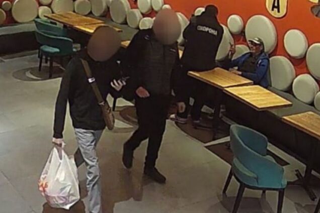 У Дніпрі на крадіжці в супермаркеті затримали хлопця, який є фігурантом справи про смертельну ДТП: у ній загинула 10-річна дівчинка. Фото