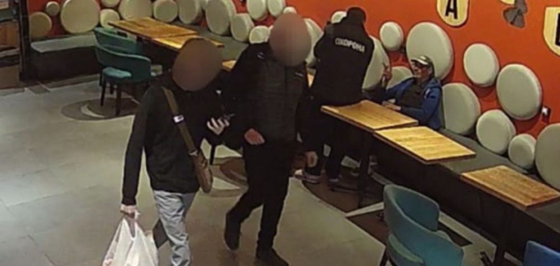 В Днепре на краже в супермаркете задержали парня, который является фигурантом дела о смертельном ДТП: в нем погибла 10-летняя девочка. Фото