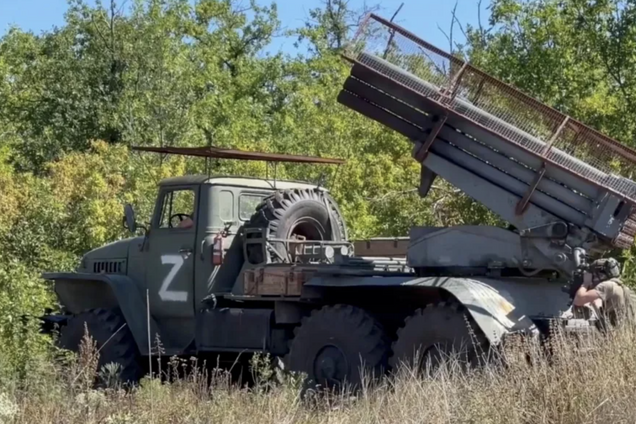 'Окна дрожали и осколки падали': жители Брянщины жалуются, что военные РФ размещают огневые позиции возле жилых домов. Перехват