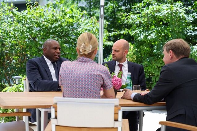 'Усі теми можна обговорювати': представник Ірану пообіцяв главам європейської дипломатії повернення до ядерних переговорів