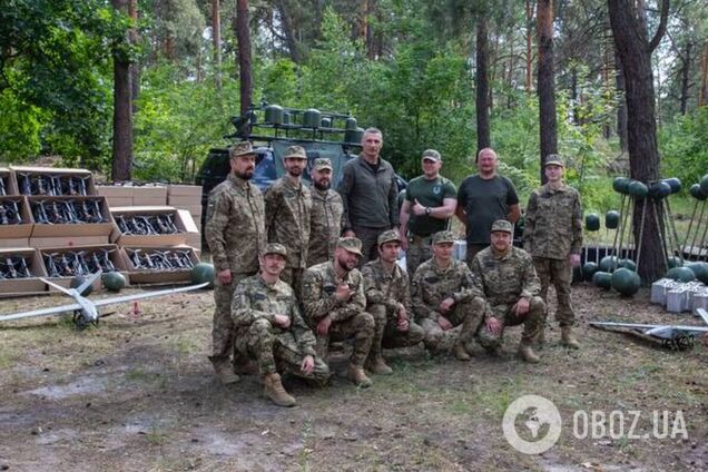 Дроны и системы РЭБ: Виталий Кличко передал военным на фронт очередную партию помощи от Киева. Фото