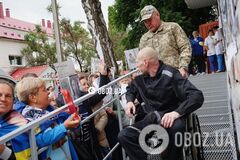 Тяжелораненых украинцев, освобожденных из плена РФ, доставили в больницу. Фото и видео