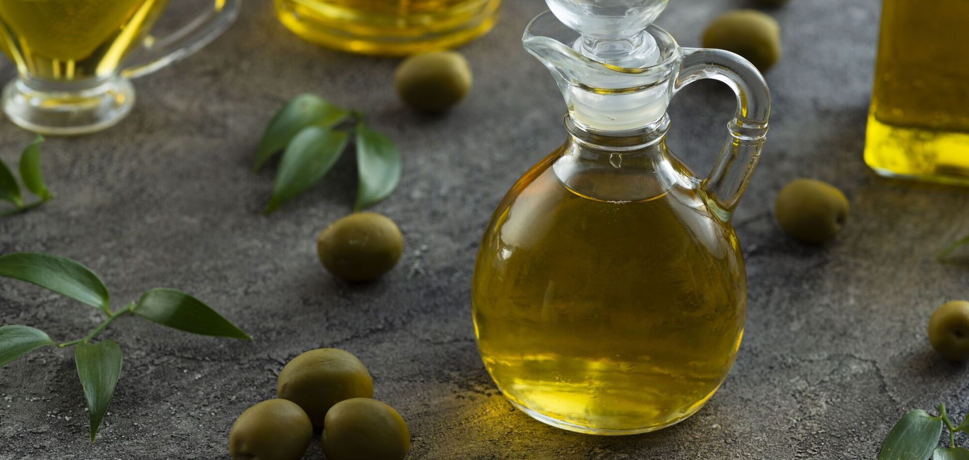 Секрет оливкової олії: як суперфуд може впливати на фігуру