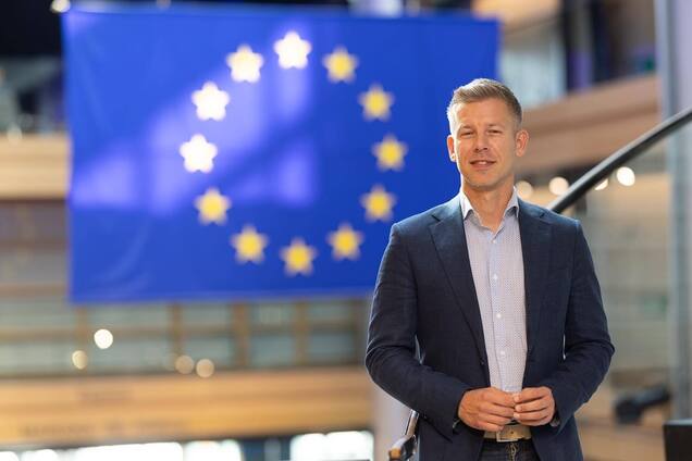 'Полный провал': лидер венгерской оппозиции высмеял результат референдума Орбана по членству Украины в ЕС