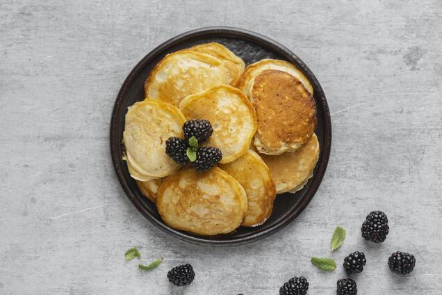 Почему не получается приготовить удачные оладьи: ошибки, из-за которых изделия опадают и растекаются