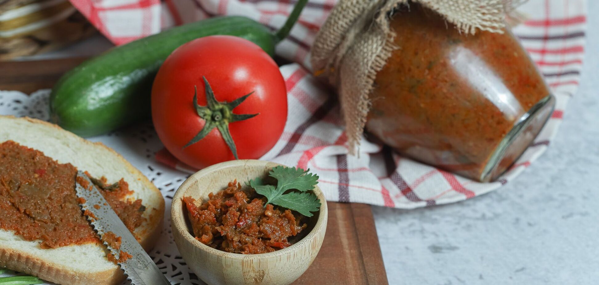 Самая вкусная домашняя икра из баклажанов: как просто приготовить закуску на бутерброды