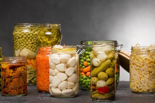 Это точно испортит вашу консервацию: названы ошибки, которых стоит избегать во время приготовления закруток