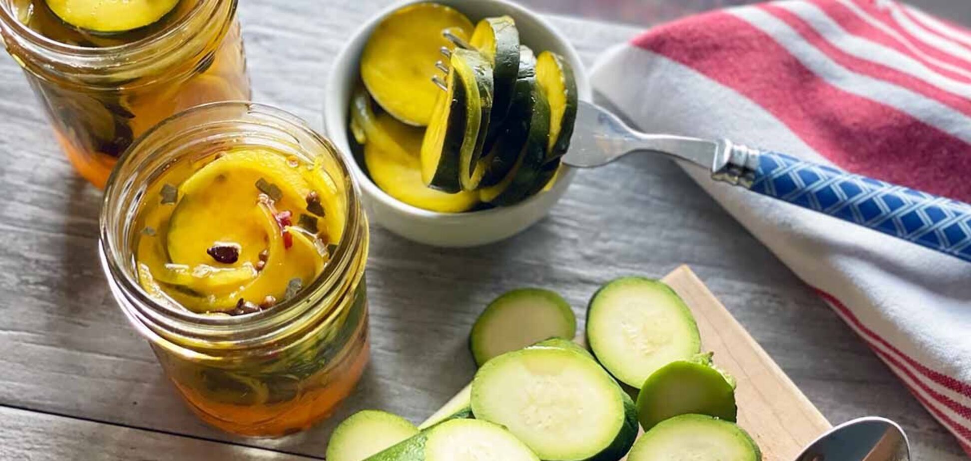 Как вкусно закрыть кабачки на зиму: простой рецепт с укропом и чесноком