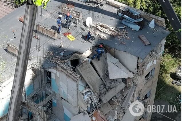 В ГСЧС рассказали, сколько людей было спасено из-под завалов дома в Шевченковском районе Киева. Фото и видео