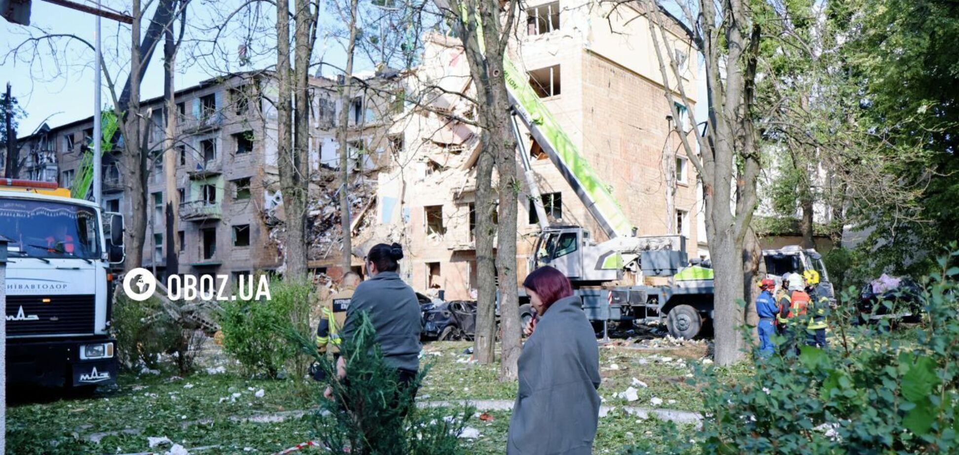 Разрушен целый подъезд дома: последствия обстрела РФ в Шевченковском районе Киева. Фоторепортаж