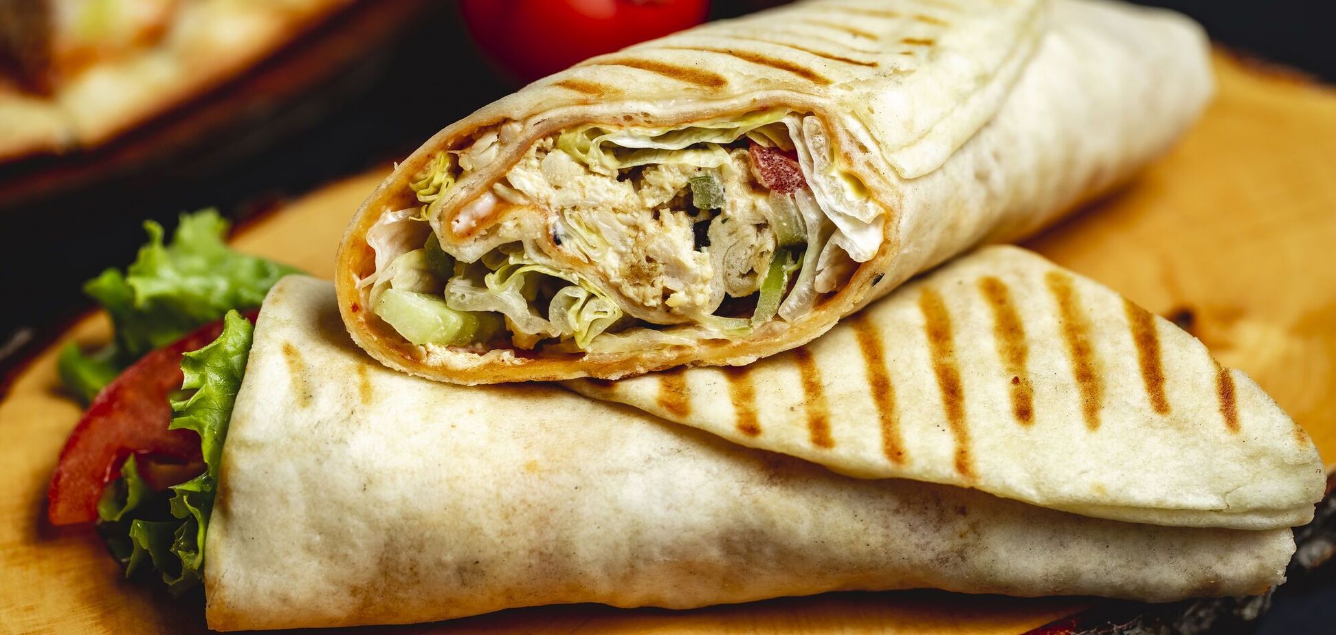 Лаваш 'Цезарь' для перекуса: делимся рецептом вкусной закуски