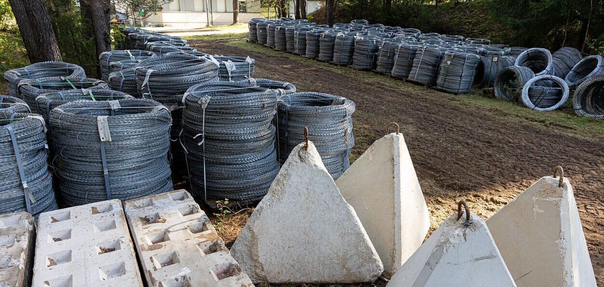 П'ять країн вийшли з конвенції про заборону протипіхотних мін і активно облаштовують кордон з Росією: що це означає для Європи