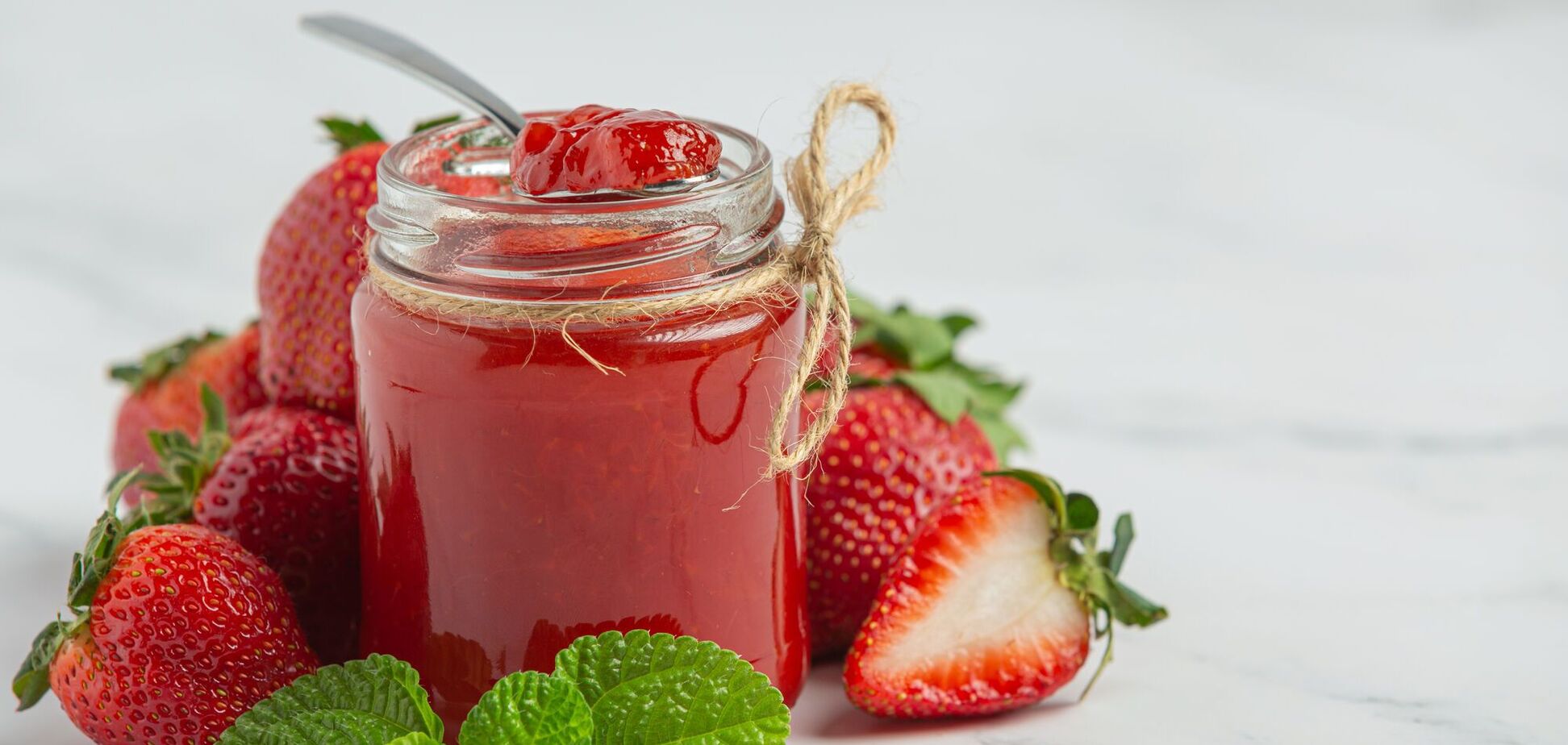 Элементарное клубничное варенье за 3 минуты: на вкус как желе