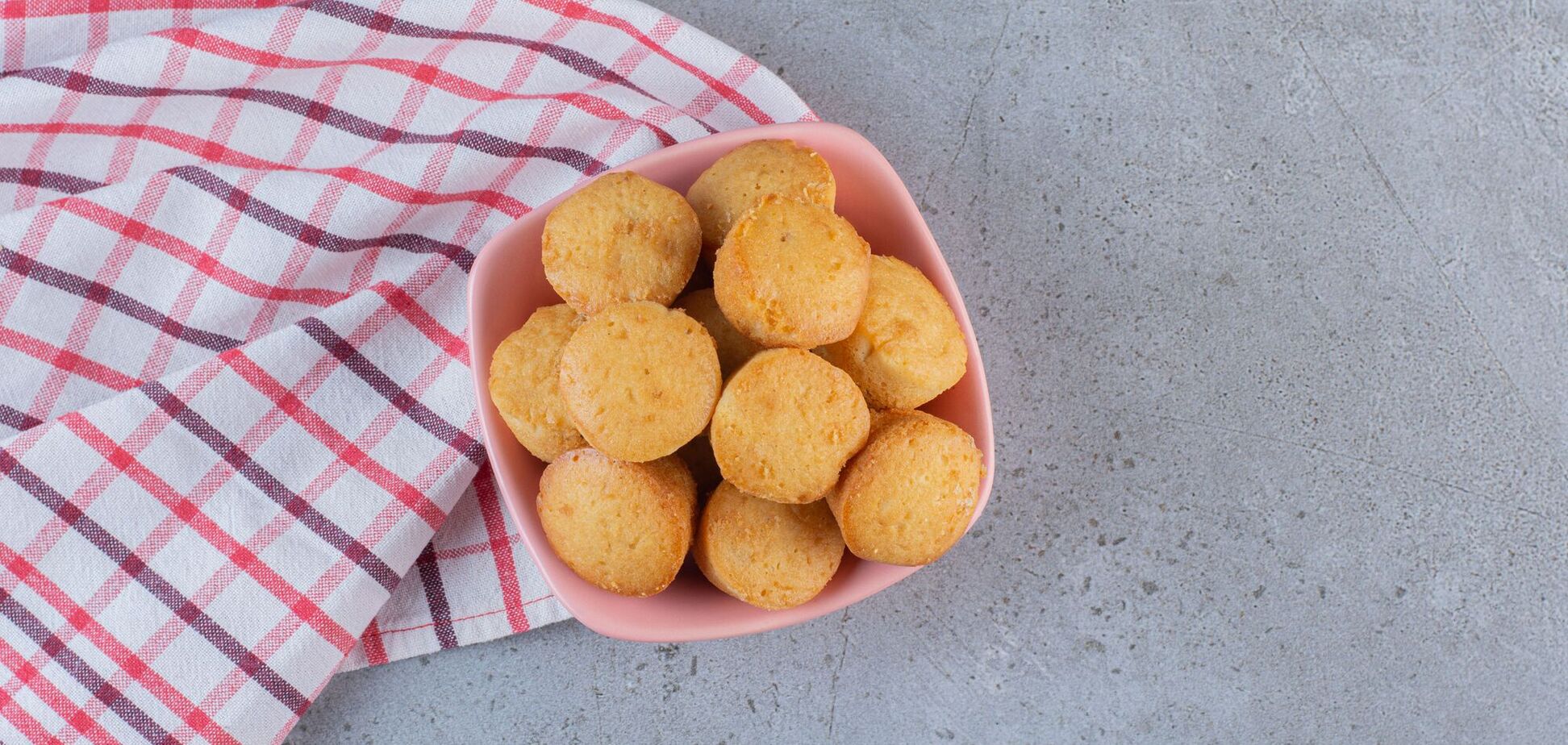 Вкусные сырно-картофельные шарики для детей: приготовьте вместо магазинных снеков