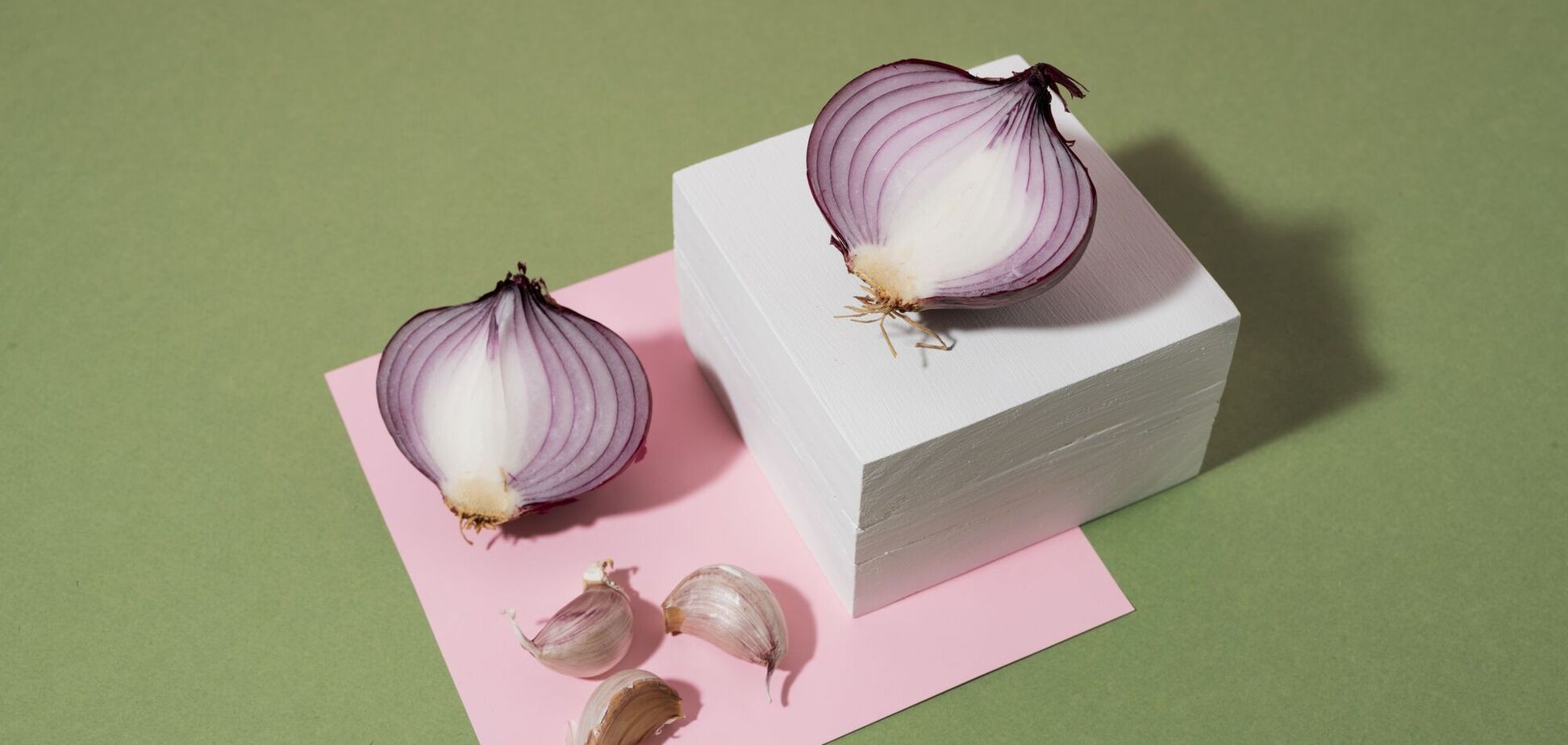 Як зберігати половину розрізаної цибулі, щоб вона не засохла: лайфхаки