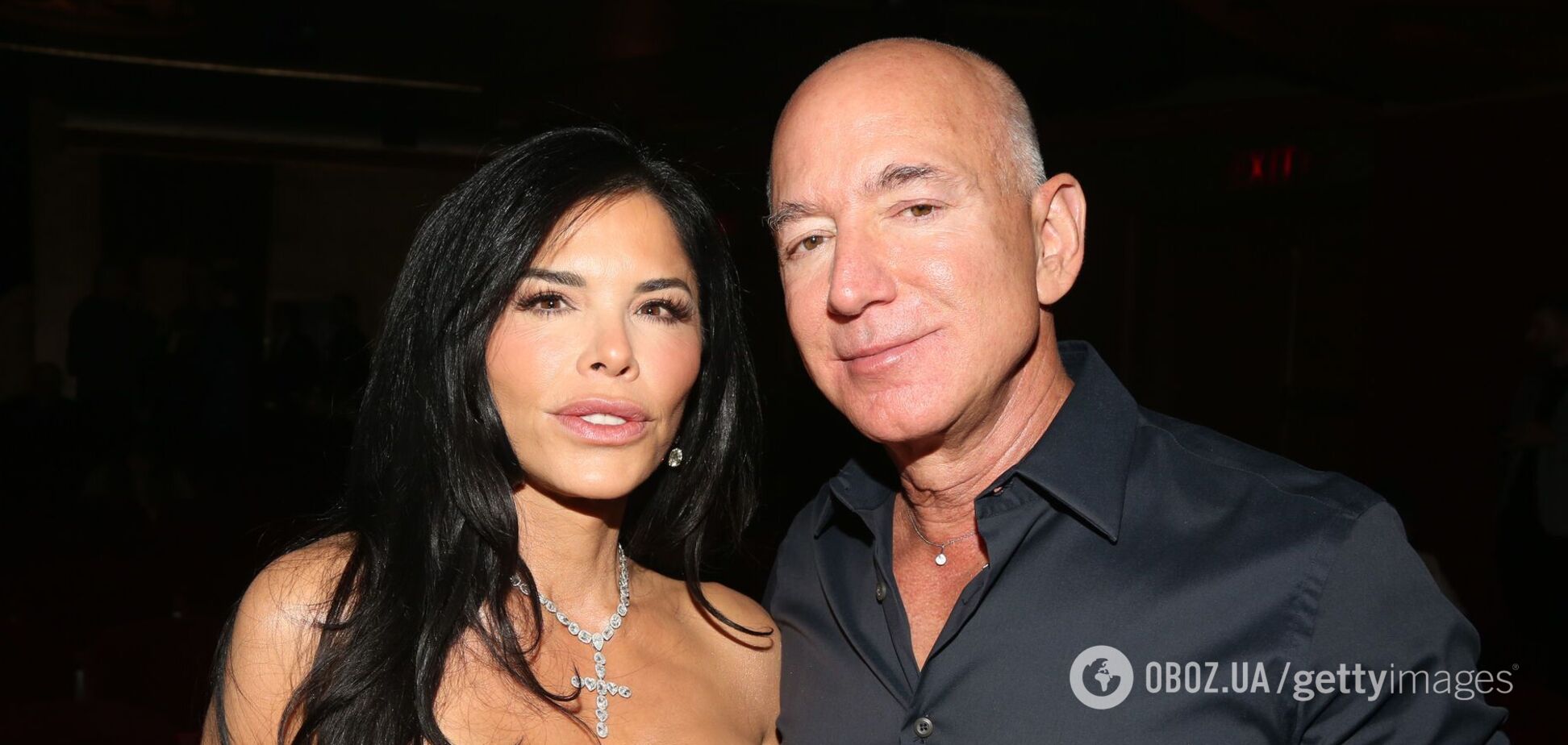 55-летняя жена миллиардера Безоса посветила фигурой в полупрозрачном леопардовом платье без бюстгальтера. Фото