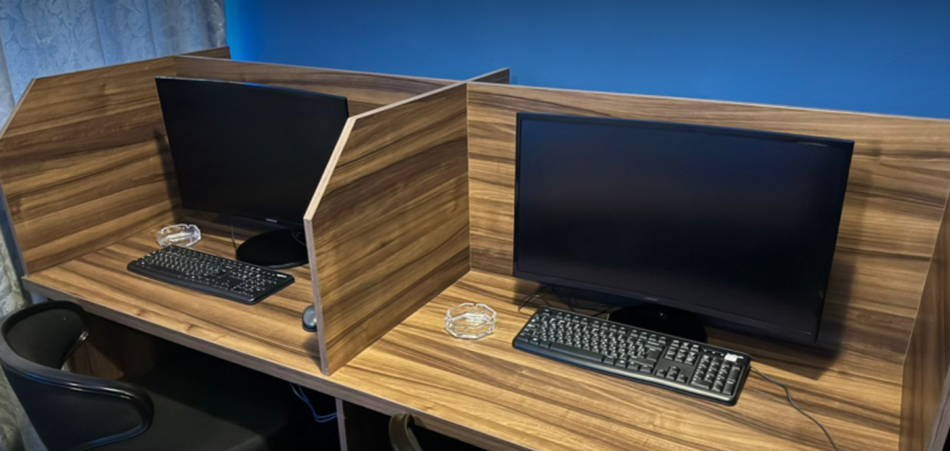 Ілюстрація - комп'ютери для нелегальних азартних ігор