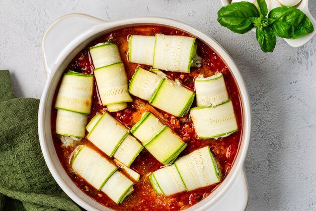 Вкуснее, чем с капустой: сочные ленивые голубцы из кабачков
