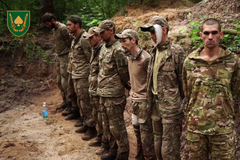 Воины 21-й механизированной бригады ВСУ разгромили российских морпехов на Сумщине и наловили пленных. Видео