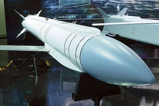 Створена на базі Х-38: що відомо про ракету-бомбу 'Гром-Е1', яку Росія вперше запустила по Дніпру