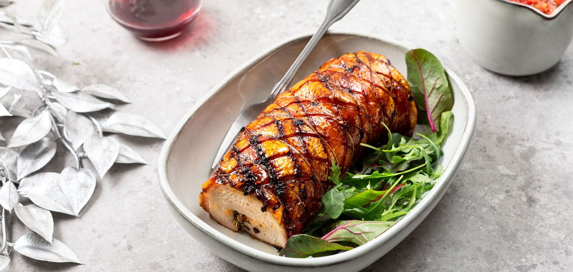 Соковитий рулет із філе замість магазинної ковбаси: найпростіший рецепт страви