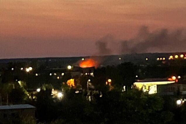 Вибухнула вантажівка: у Росії сталась пожежа на заводі, який виготовляє автомобільні двигуни. Фото і відео