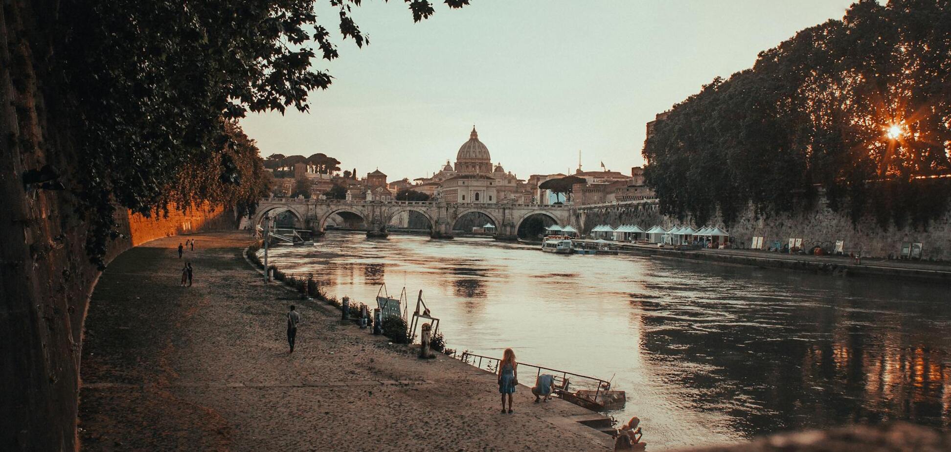 Нет даже аэропорта: какая столица Европы самая маленькая