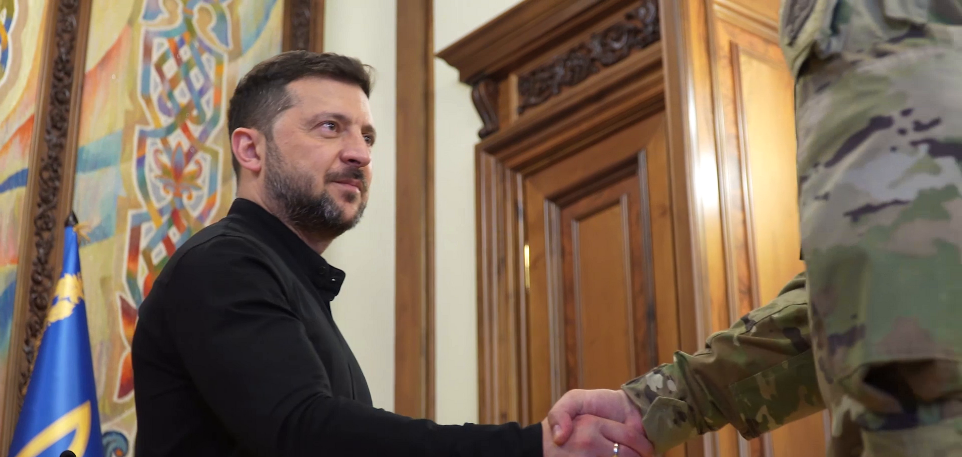 'Украина имеет полное право защищать себя': Зеленский наградил бойцов СБУ за операцию 'Паутина'. Видео
