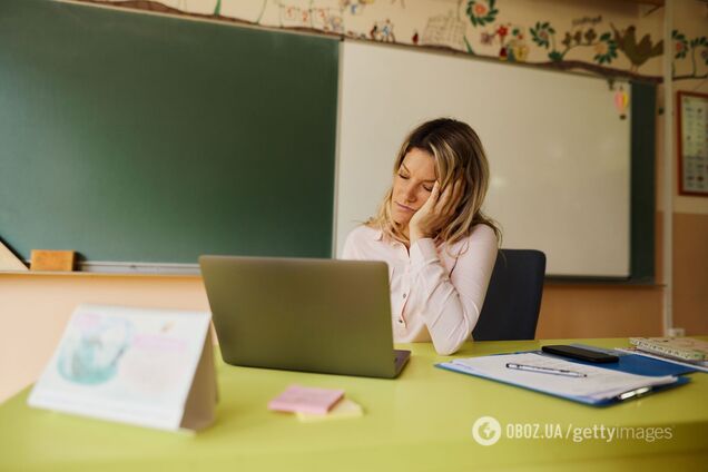 Наради, курси, літні табори. Як учителі на канікулах відпочивають: мережу розсмішило іронічне відео