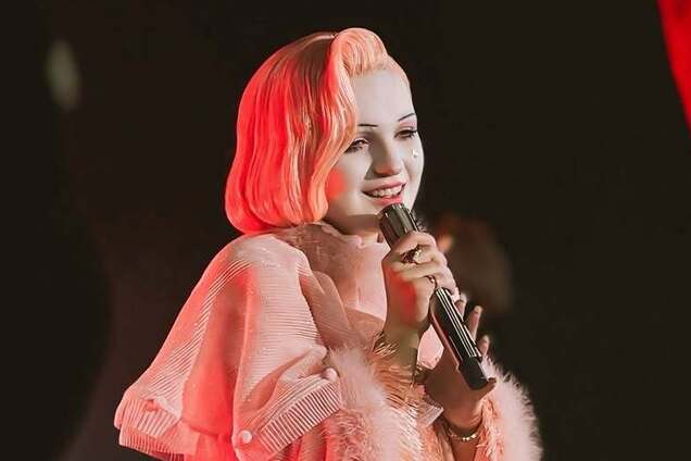 Klavdia Petrivna показала своє обличчя зблизька. Фото