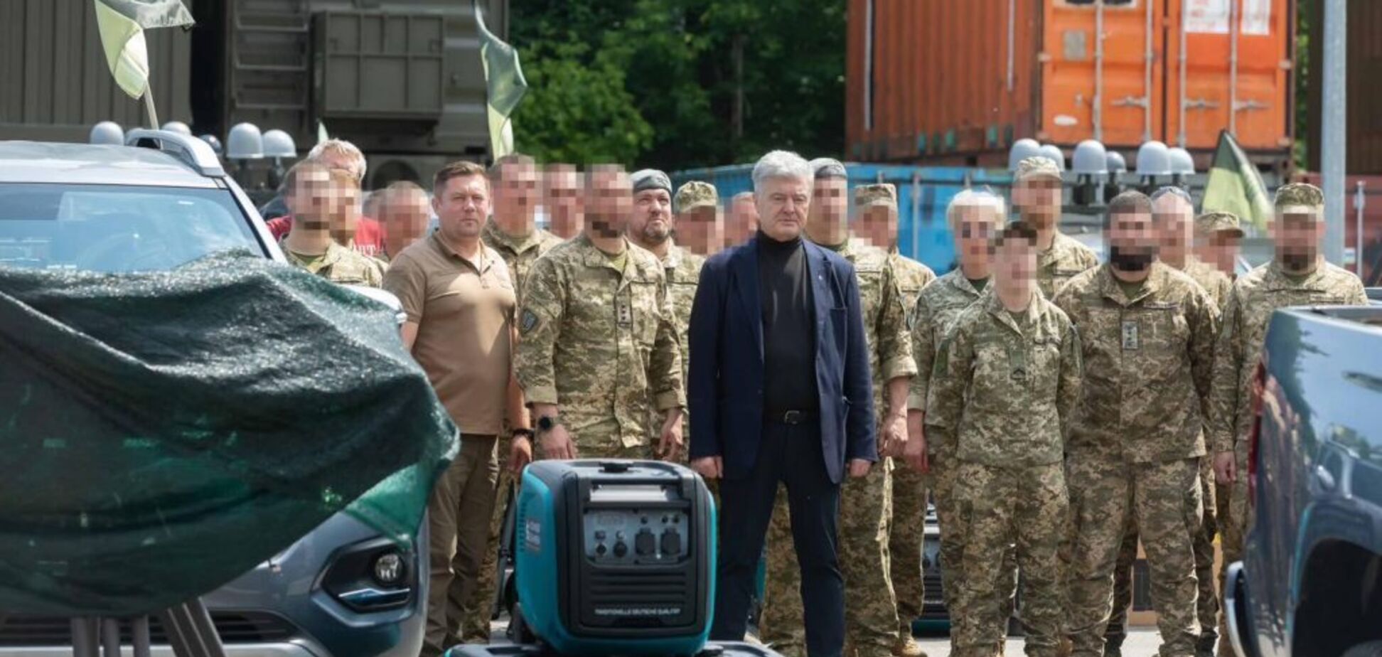 'Это прикроет 200 км фронта': украинские воины получили новую технику от Порошенко