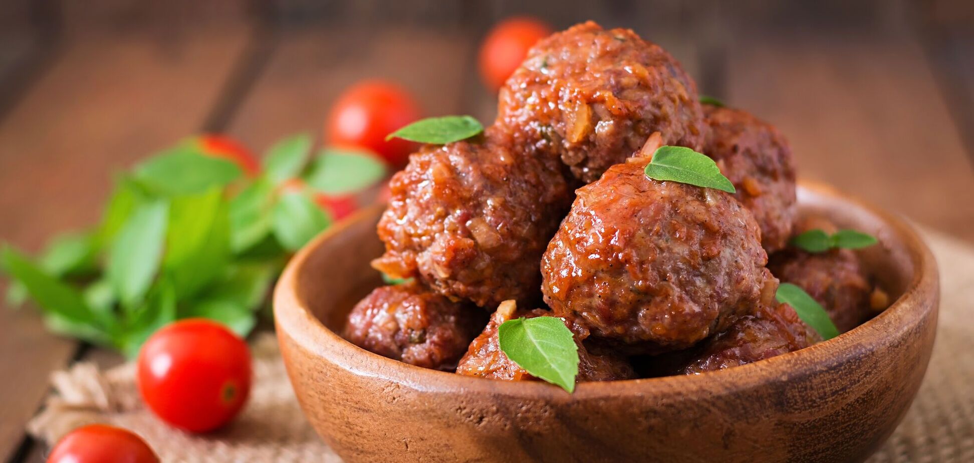 Соковиті мітболи з фаршу для дітей: кращі за звичні котлети