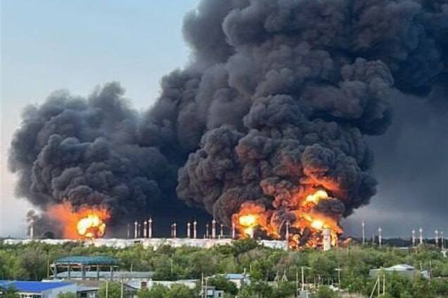 Иллюстративное фото. Пожар на авиабазе в Энгельсе, РФ